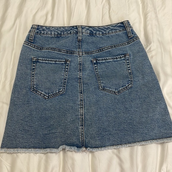 Studded denim skirt size 6 - Picture 3 of 3
